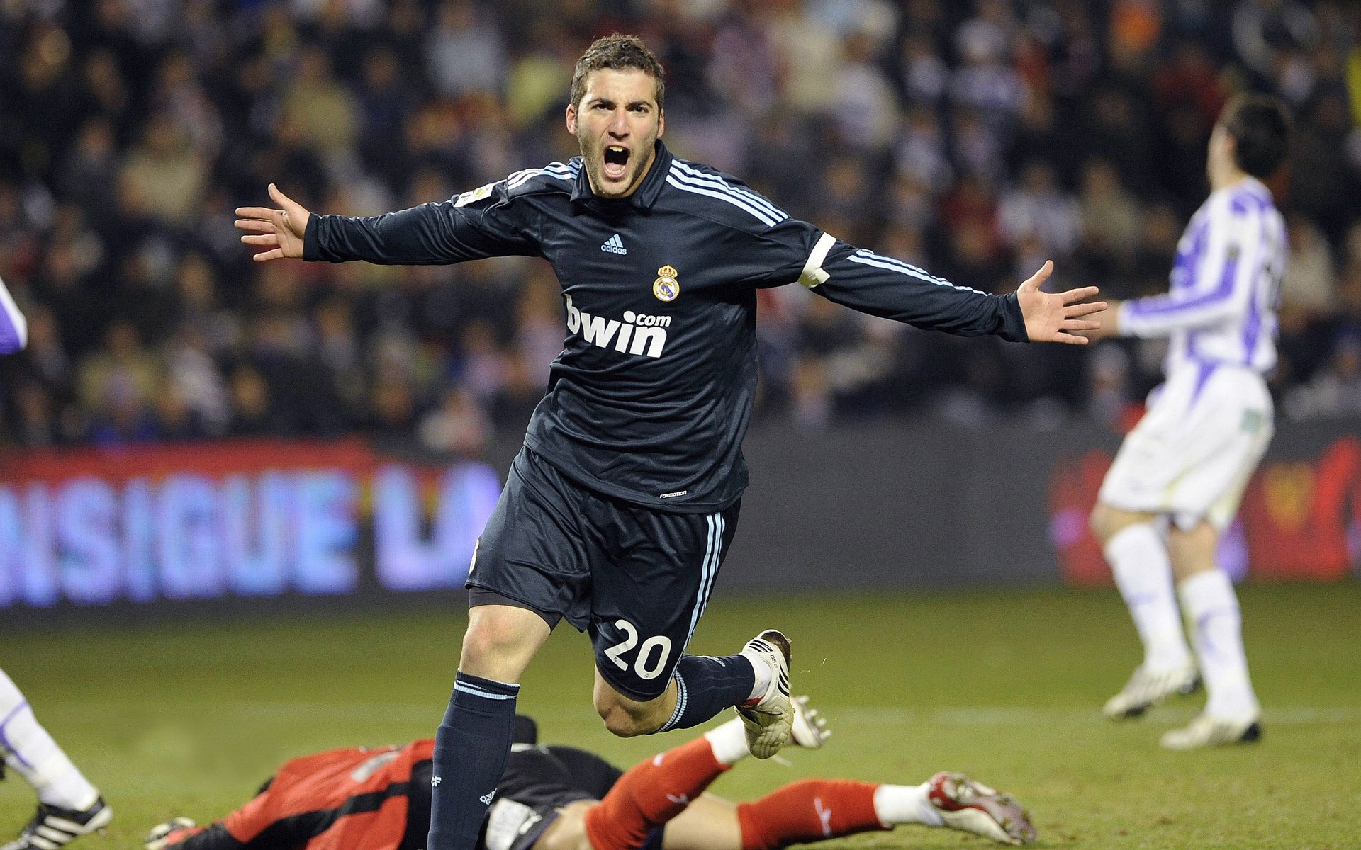 德甲争冠战成葡萄牙收割利物浦的隐秘战场